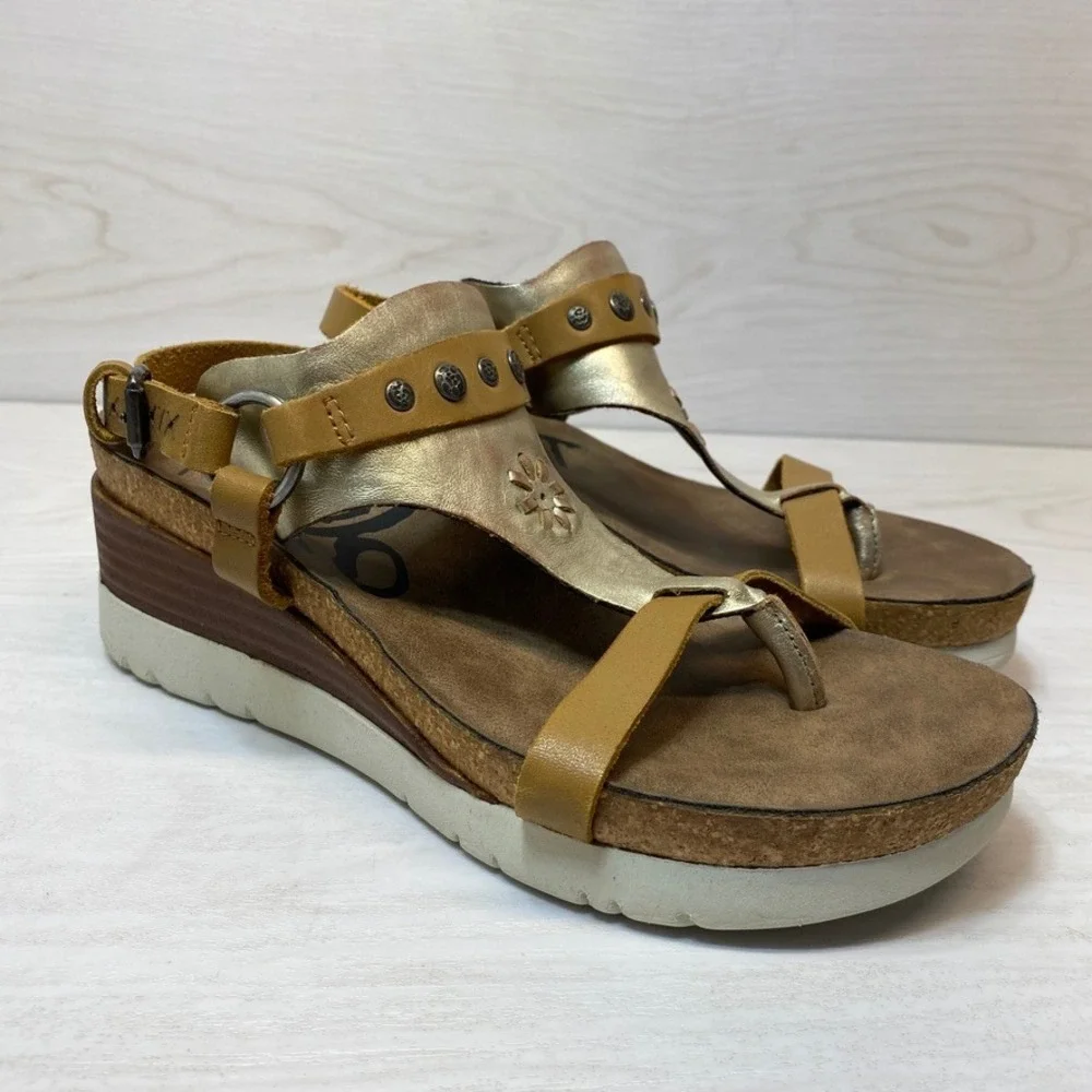 OTBT Womens 8 Maverick Wedge Sandal Gladiator Gold Leather Studded Platform Boho